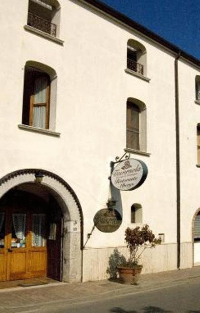 Tavernola - Locanda Di Campagna バッティパーリア エクステリア 写真