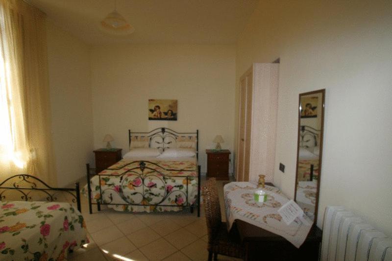 Tavernola - Locanda Di Campagna バッティパーリア 部屋 写真