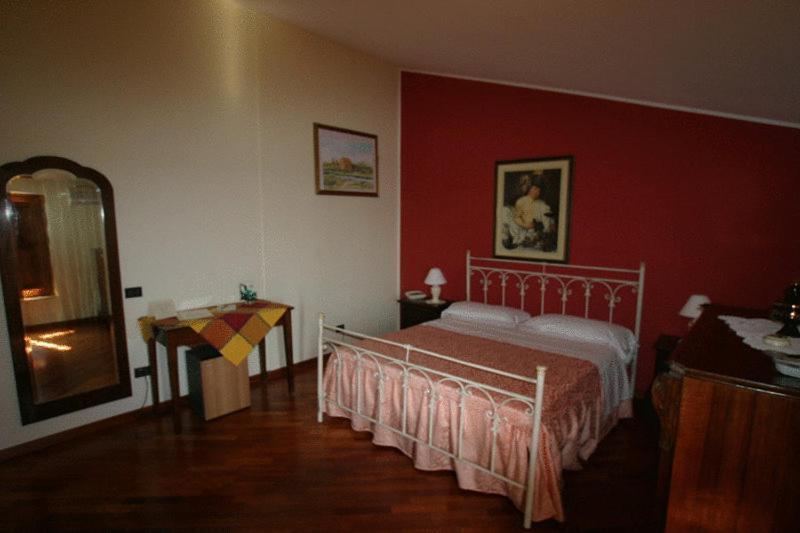 Tavernola - Locanda Di Campagna バッティパーリア エクステリア 写真